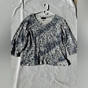 Ruffled/Distressed Floral/Marble Quarter-Sleeve